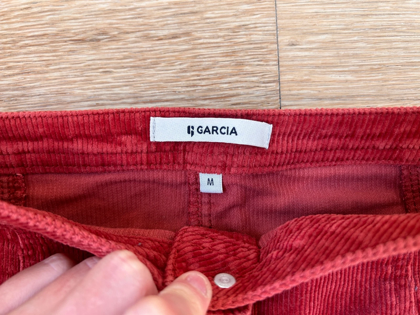 NOVO - Saia vermelha Garcia com padrão de nervuras – photo 2